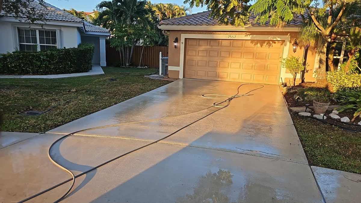 Benefits of Pressure Washing Port St Lucie